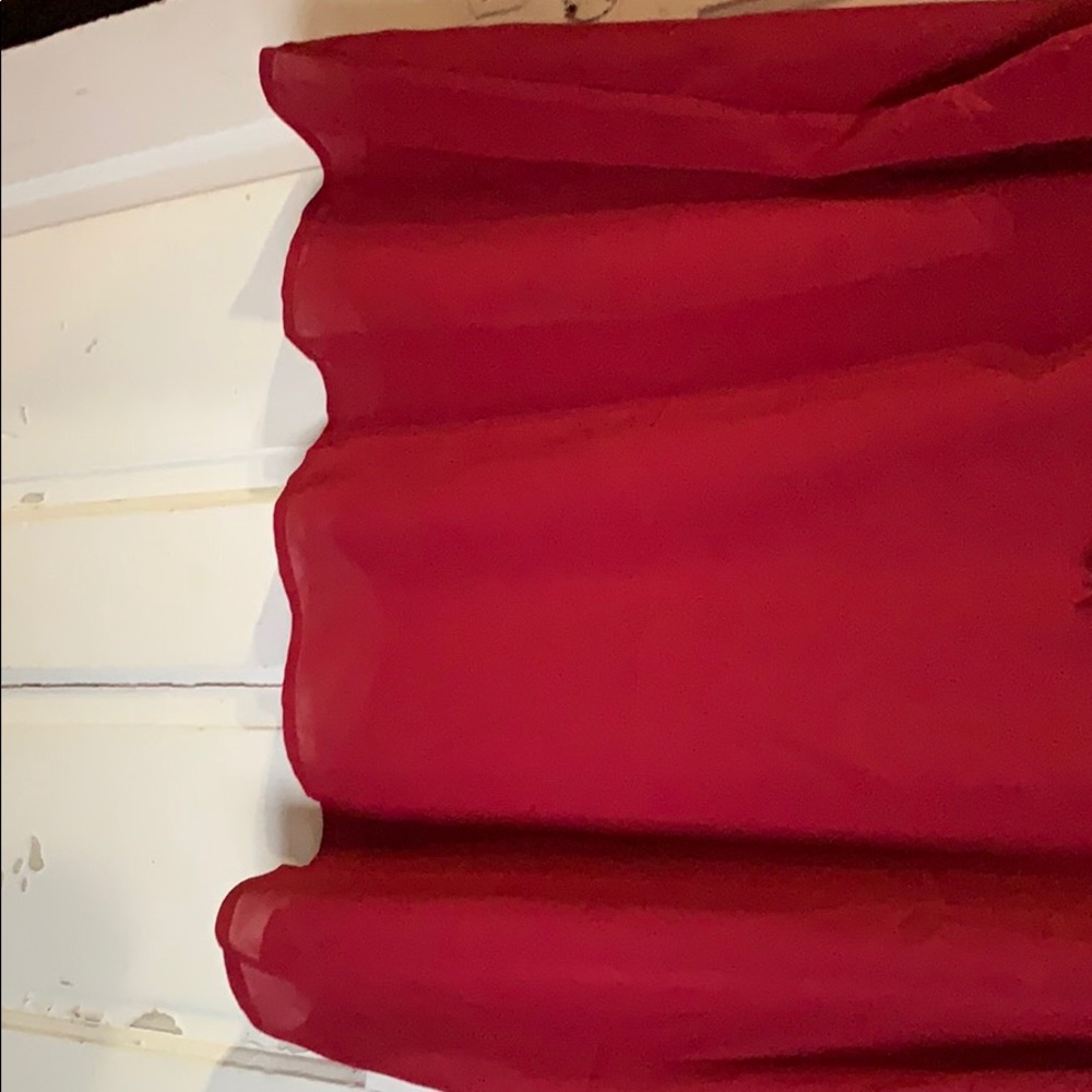 Red top - Picture 3 of 6